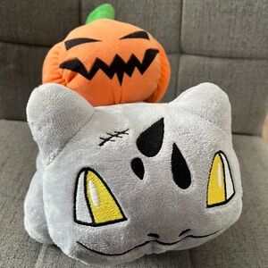 Halloween-themed Bulbasaur plush toy